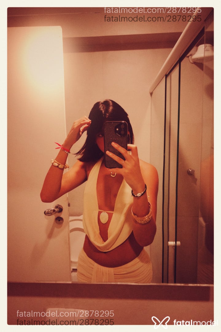 Acompanhante mulher trans loira (o) de olhos mel - Mavis