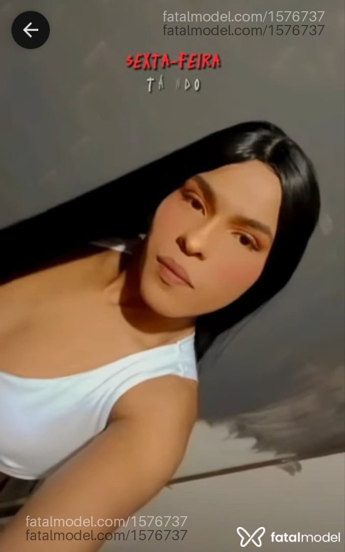 Acompanhante mulher trans com cabelo castanho de olhos castanhos - Pocahontasnovinha