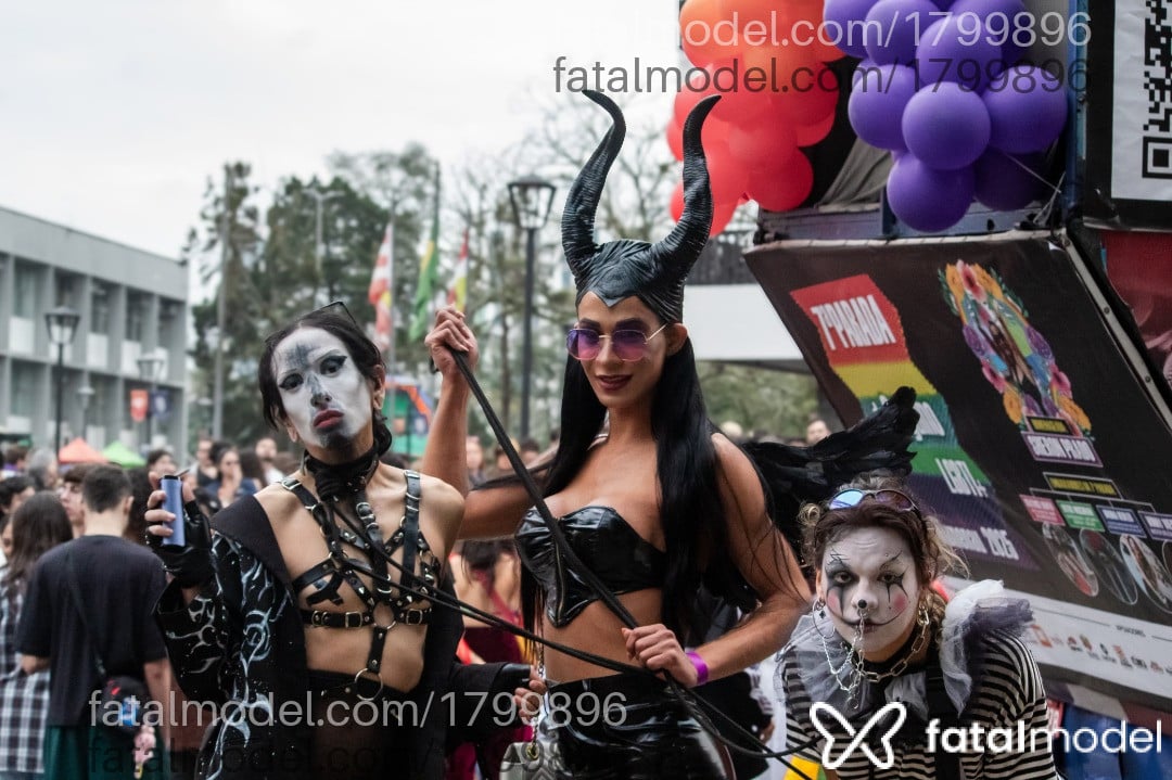 Acompanhante mulher trans morena (o) de olhos castanhos - NATALIA