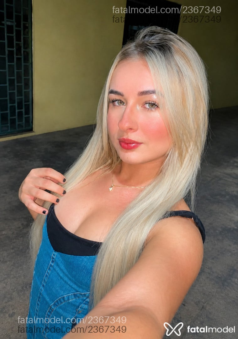 Acompanhante mulher loira (o) de olhos verdes - Maitê
