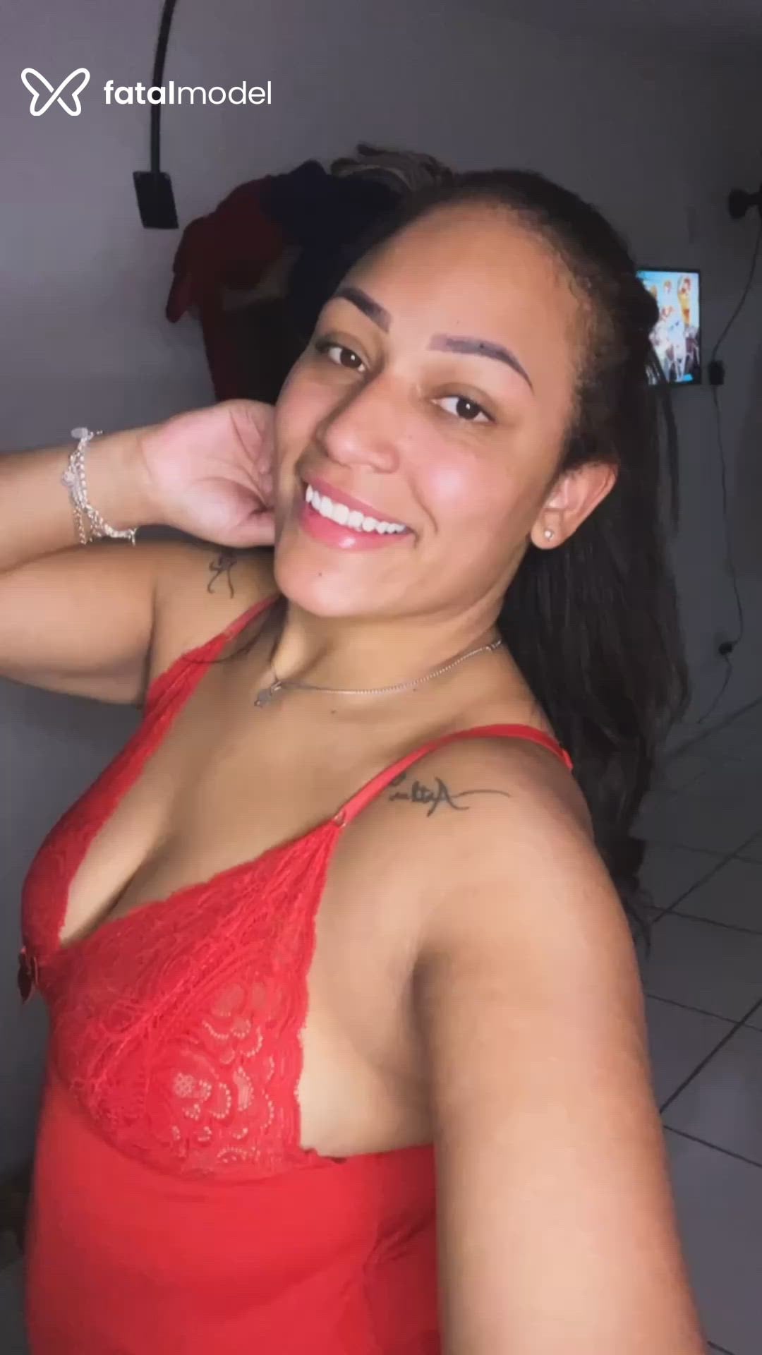 Acompanhante mulher com cabelo castanho de olhos castanhos - Monique Acompanhante mulher com cabelo castanho de olhos castanhos - Monique