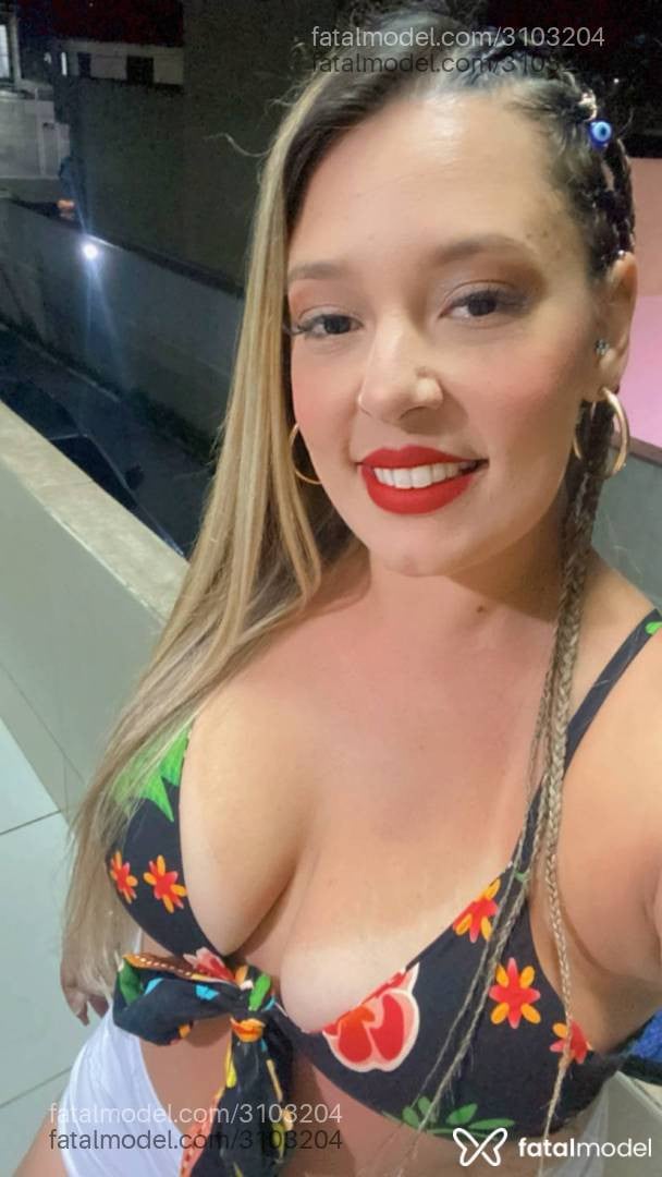 Acompanhante mulher loira (o) de olhos castanhos em Matinhos - Flávia