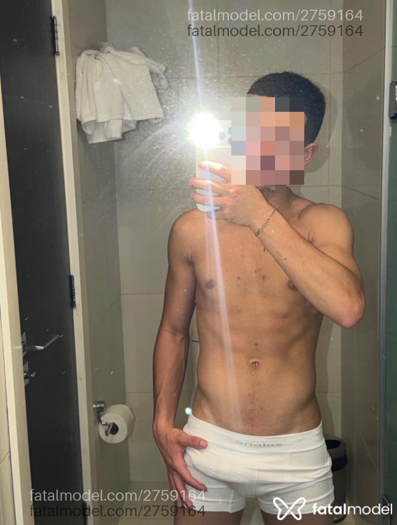 Acompanhante homem morena (o) de olhos castanhos - Apollo