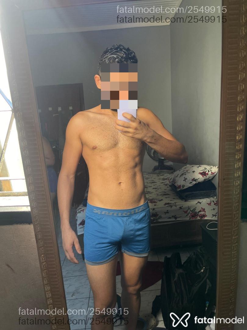 Acompanhante homem com cabelo castanho de olhos castanhos - Daemon Sousa