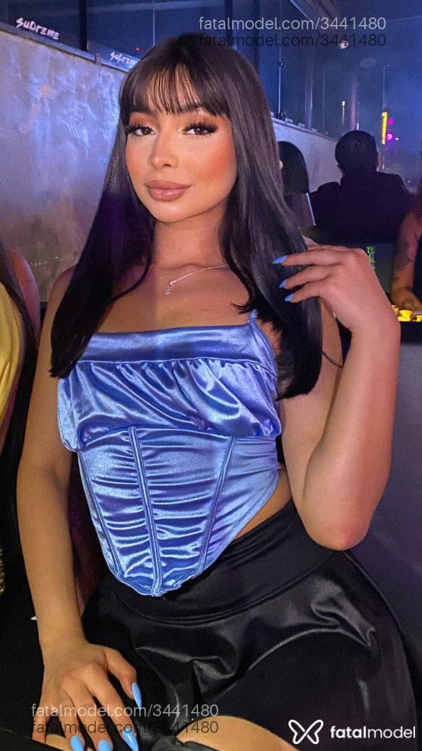 Acompanhante mulher morena (o) de olhos castanhos - Laura