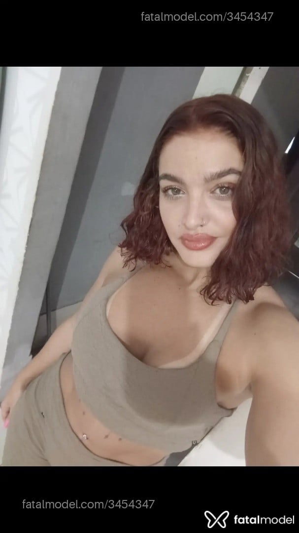 Acompanhante mulher ruiva (o) de olhos mel - Vivian Maya
