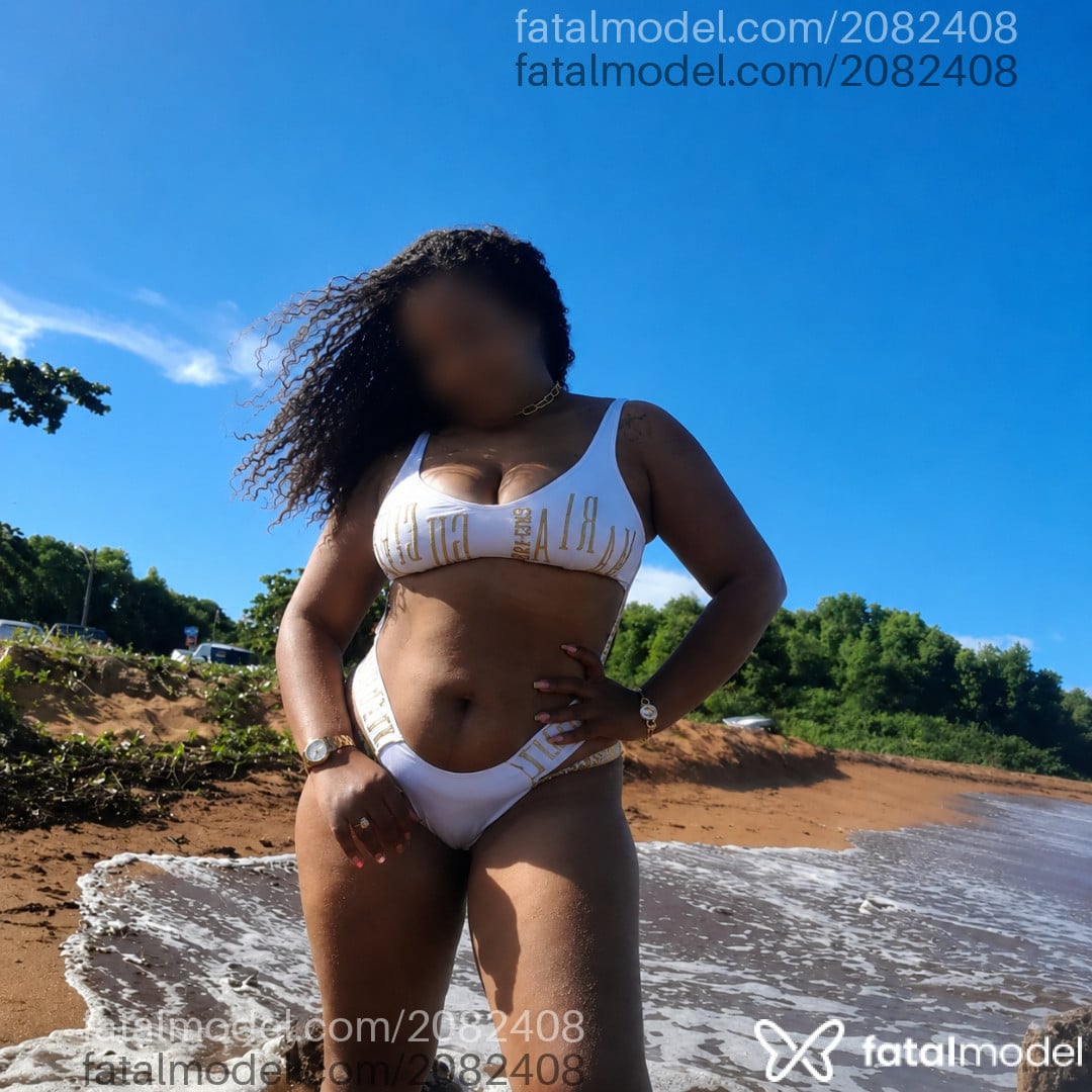 Acompanhante mulher com cabelo castanho de olhos castanhos - Maju Souza