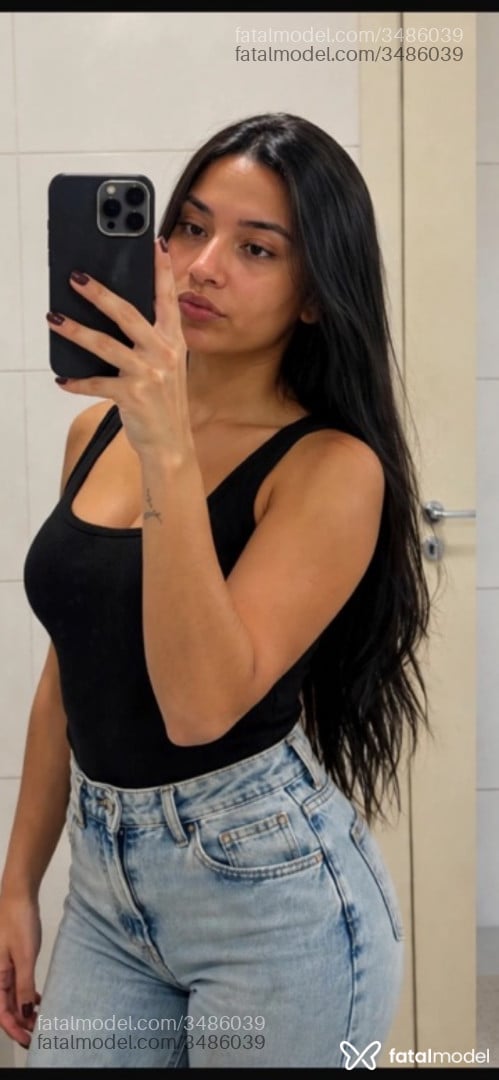 Acompanhante mulher com cabelo castanho de olhos castanhos - Milena Carvalho