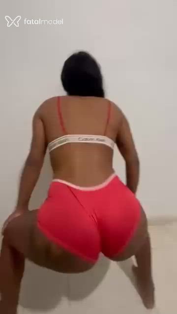 Acompanhante mulher trans morena (o) de olhos pretos - Rebecca