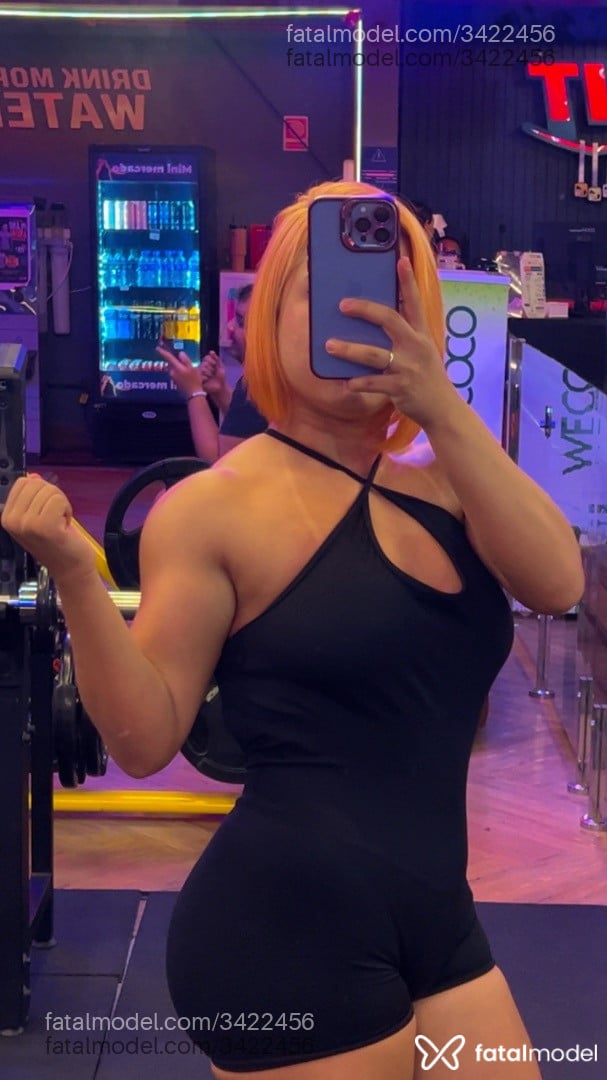 Acompanhante mulher ruiva (o) de olhos castanhos - Redsil