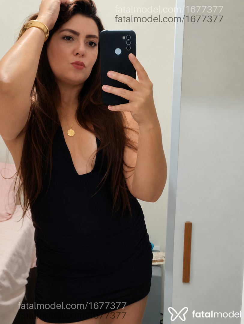 Acompanhante mulher com cabelo castanho de olhos castanhos - Thaís Lovatelli