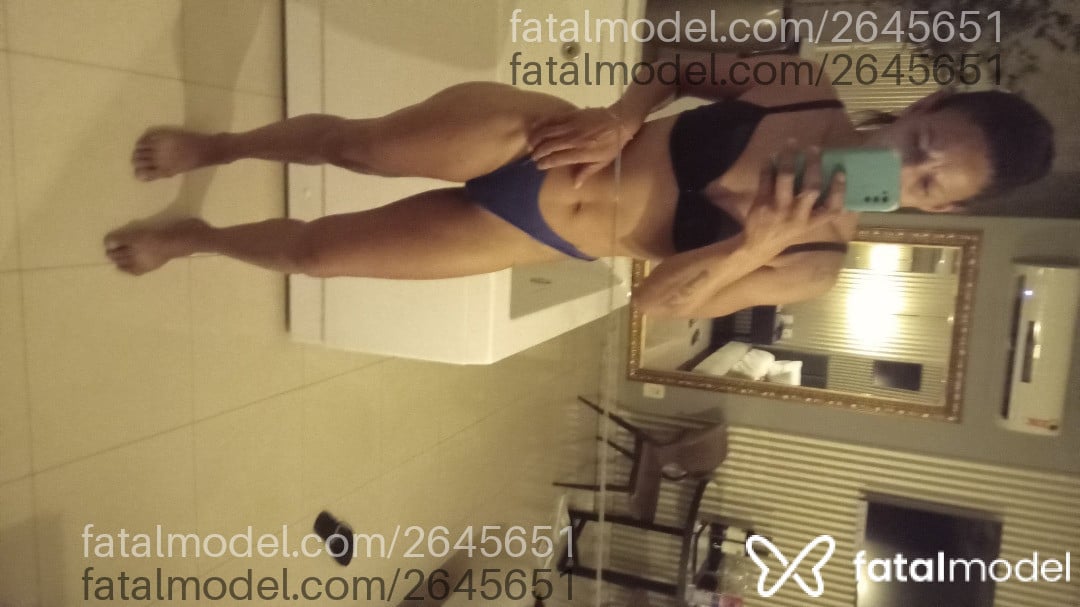 Acompanhante mulher morena (o) de olhos castanhos - Brenda