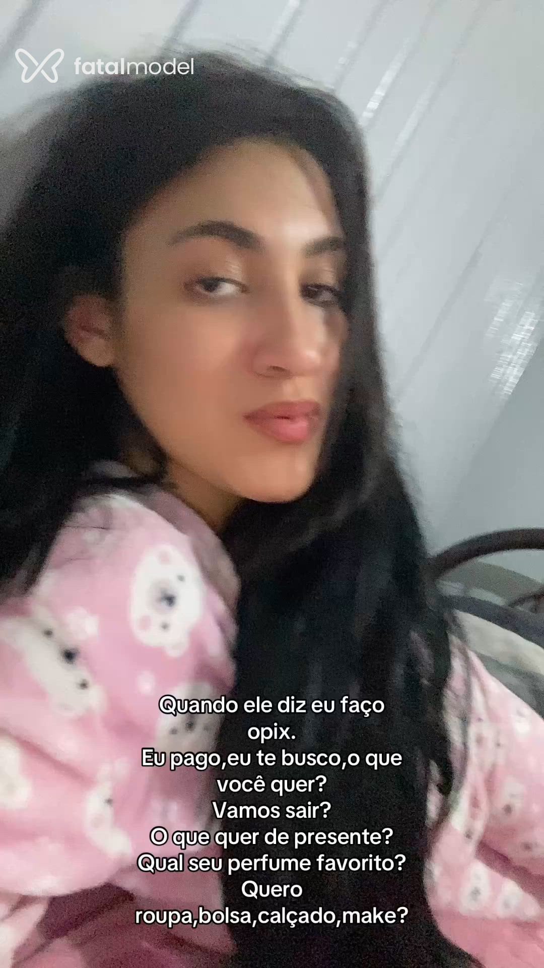 Acompanhante mulher morena (o) de olhos castanhos - Carolina Acompanhante mulher morena (o) de olhos castanhos - Carolina