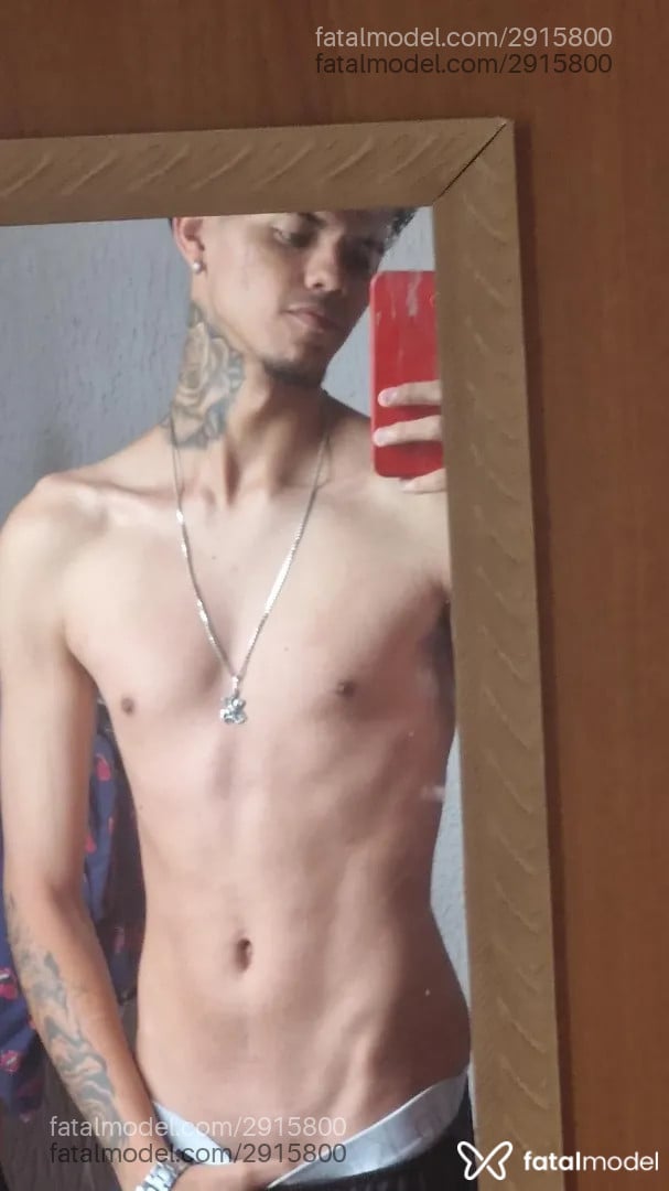 Acompanhante homem com cabelo castanho de olhos castanhos - Samuel Alves Acompanhante homem com cabelo castanho de olhos castanhos - Samuel Alves
