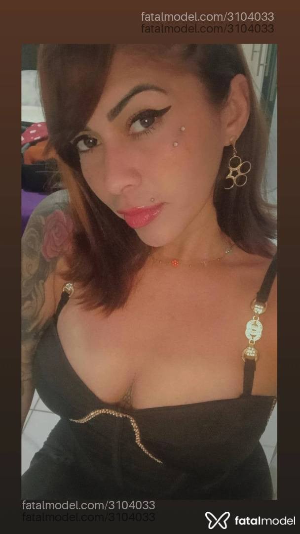 Acompanhante mulher ruiva (o) de olhos castanhos - Carmem Smith