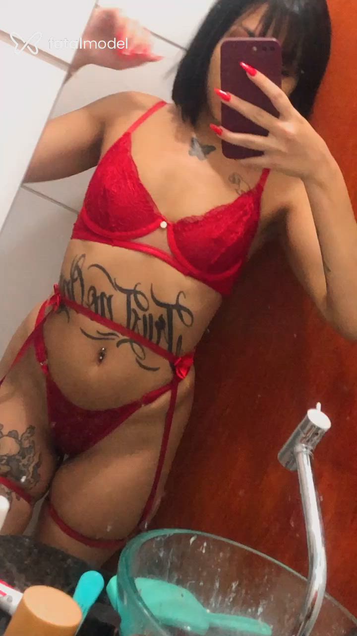 Acompanhante mulher morena (o) de olhos pretos - Luísa
