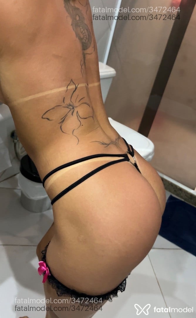 Acompanhante mulher loira (o) de olhos castanhos - Geovana Nunes