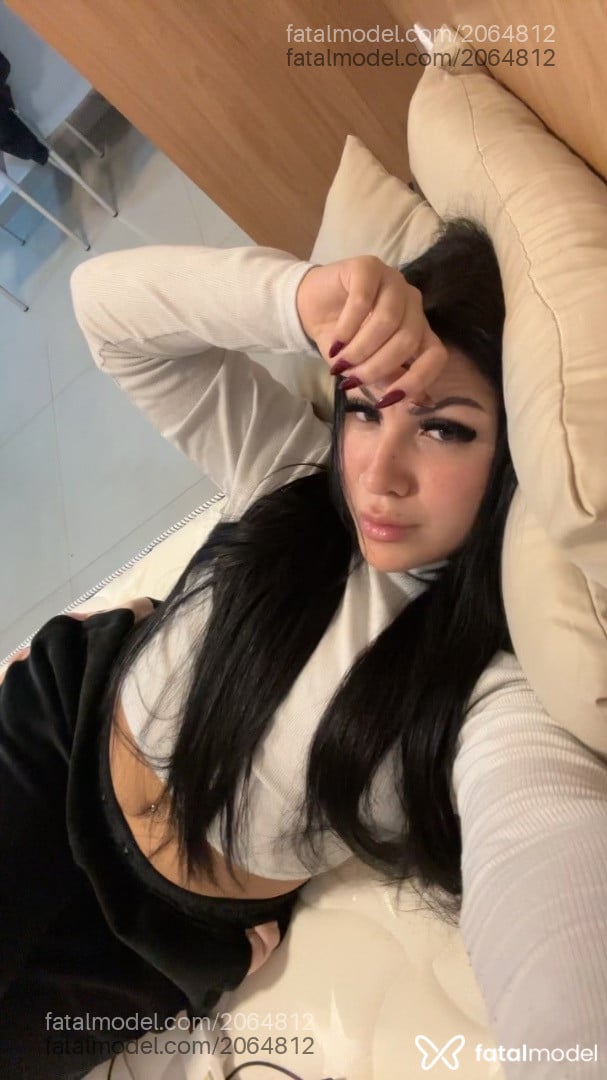 Acompanhante mulher morena (o) de olhos castanhos - Mirella