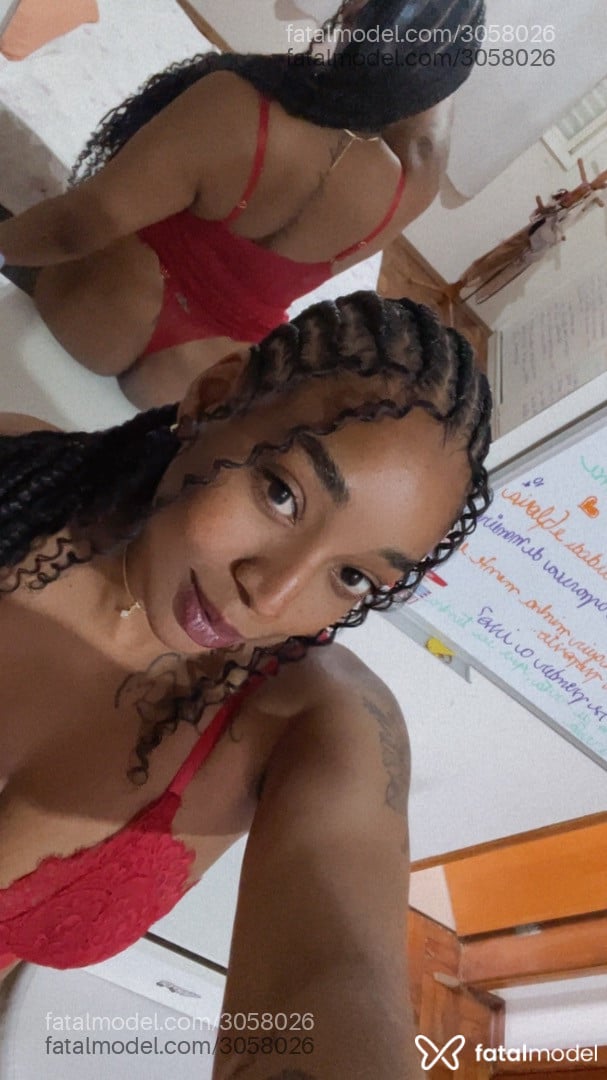 Acompanhante mulher morena (o) de olhos castanhos - Rafni Santos