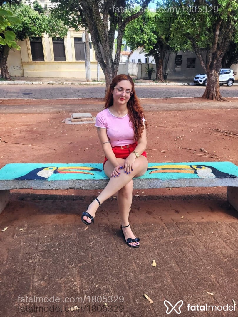 Acompanhante mulher ruiva (o) de olhos castanhos - Aninha