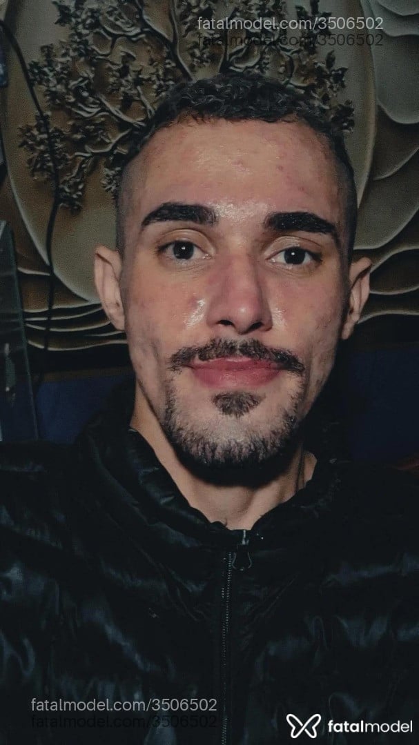 Acompanhante homem morena (o) de olhos castanhos - Bruno