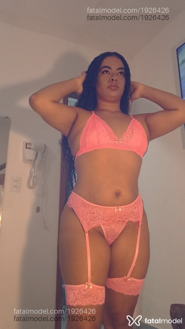 Acompanhante mulher morena (o) de olhos mel - Marcelly