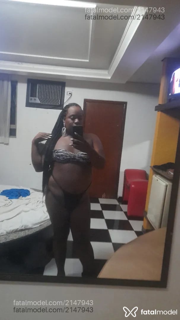 Acompanhante mulher trans morena (o) de olhos pretos - Pamela Silva