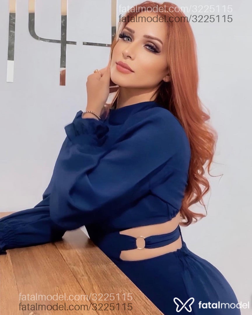 Acompanhante mulher trans ruiva (o) de olhos verdes - Hemily Parker