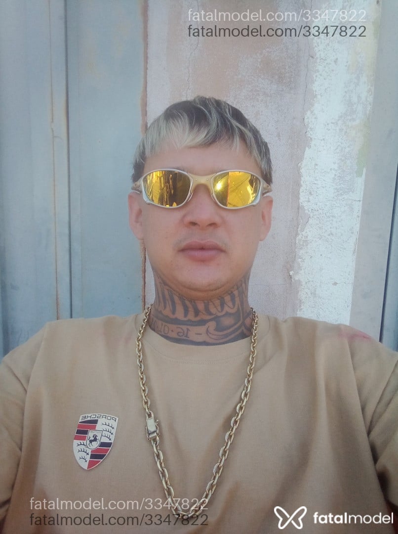 Acompanhante homem com cabelo castanho de olhos castanhos - Lucas