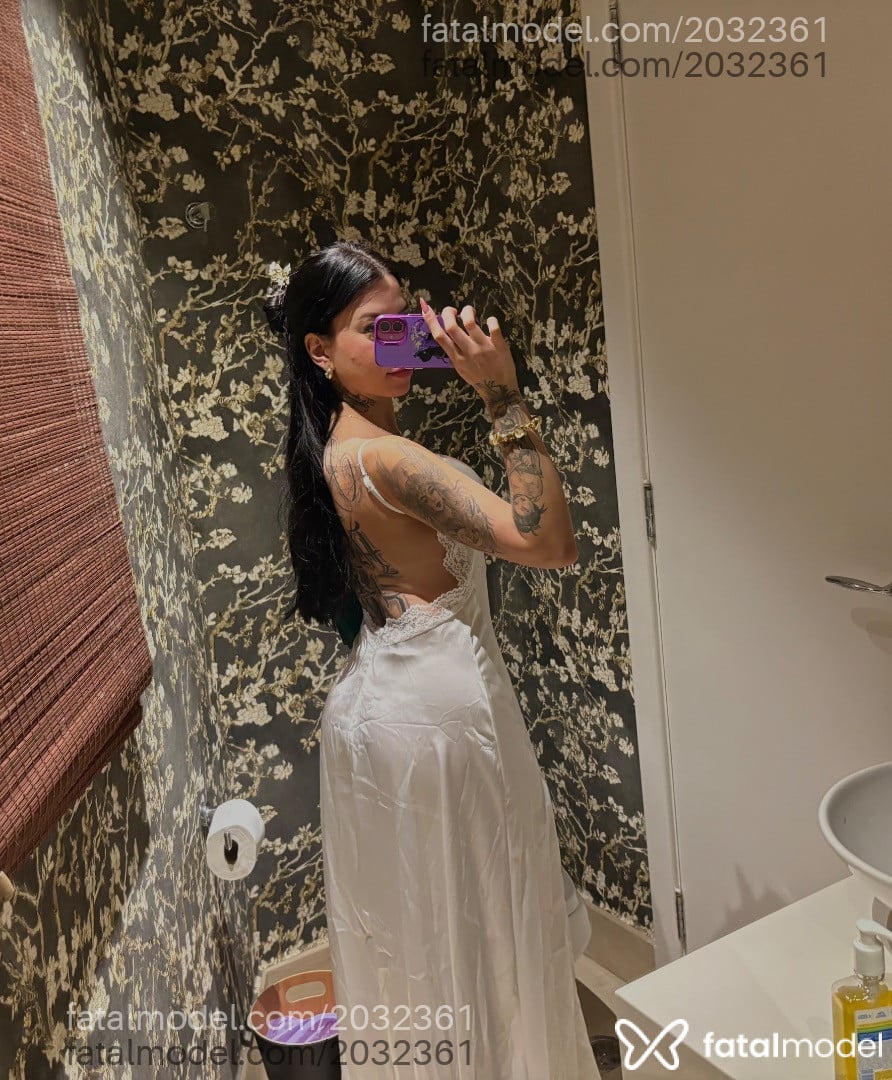 Acompanhante mulher com cabelo castanho de olhos castanhos - Luciana
