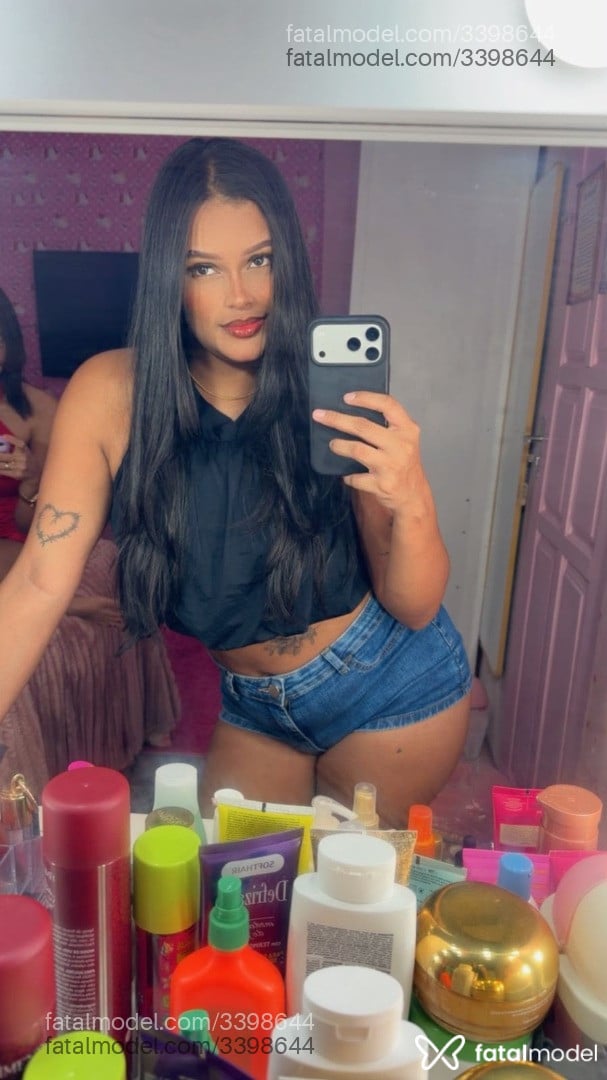 Acompanhante mulher morena (o) de olhos castanhos - Milly
