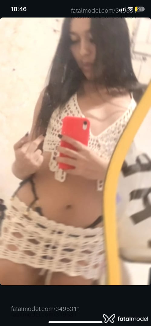 Acompanhante mulher trans morena (o) de olhos pretos - Ariana