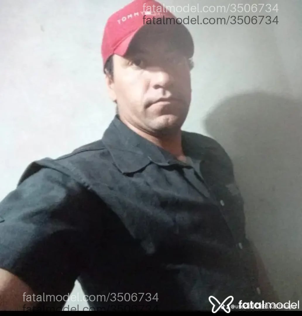Acompanhante homem com cabelo castanho de olhos castanhos - Pedro Acompanhante homem com cabelo castanho de olhos castanhos - Pedro