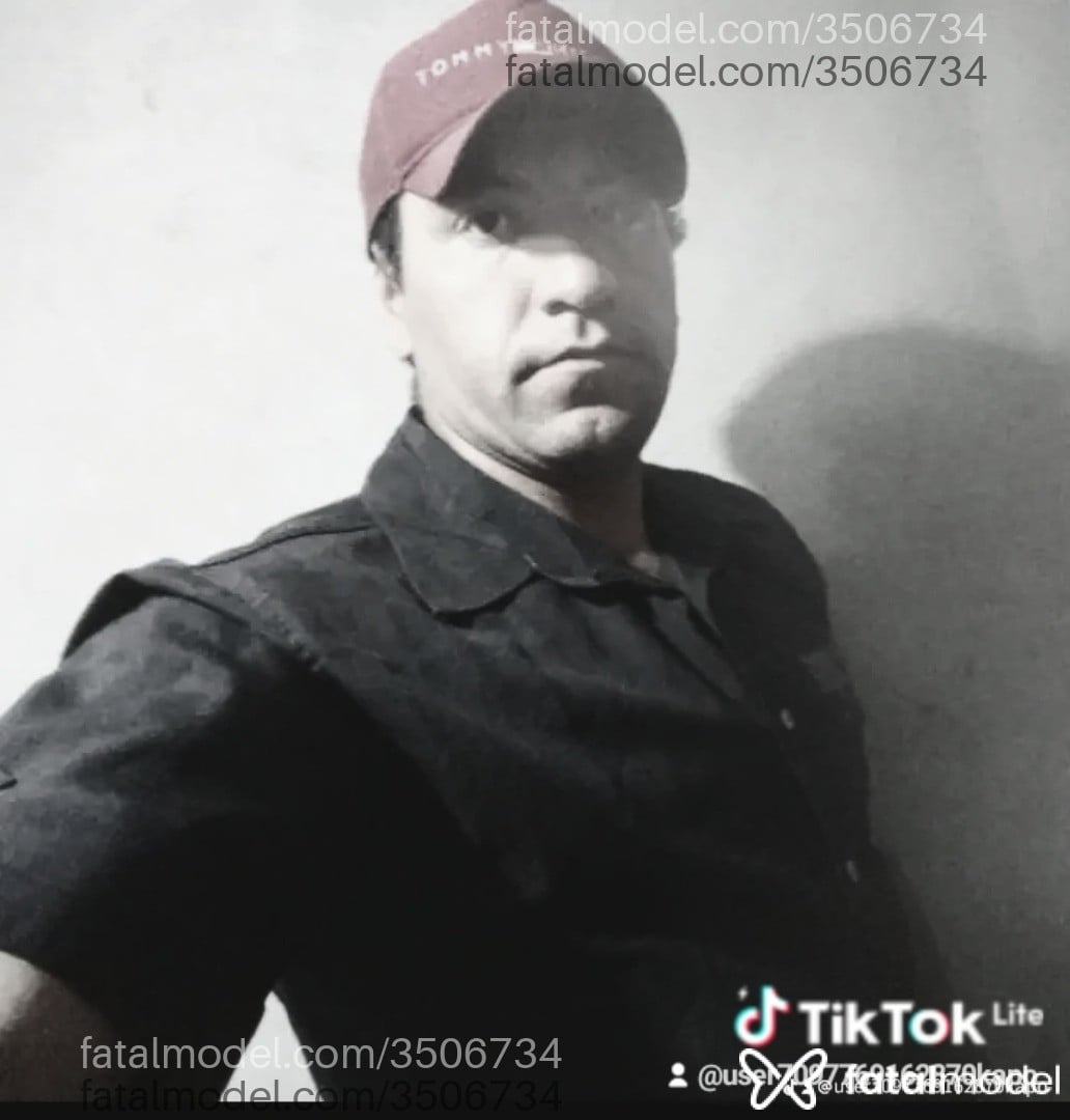 Acompanhante homem com cabelo castanho de olhos castanhos - Pedro Acompanhante homem com cabelo castanho de olhos castanhos - Pedro
