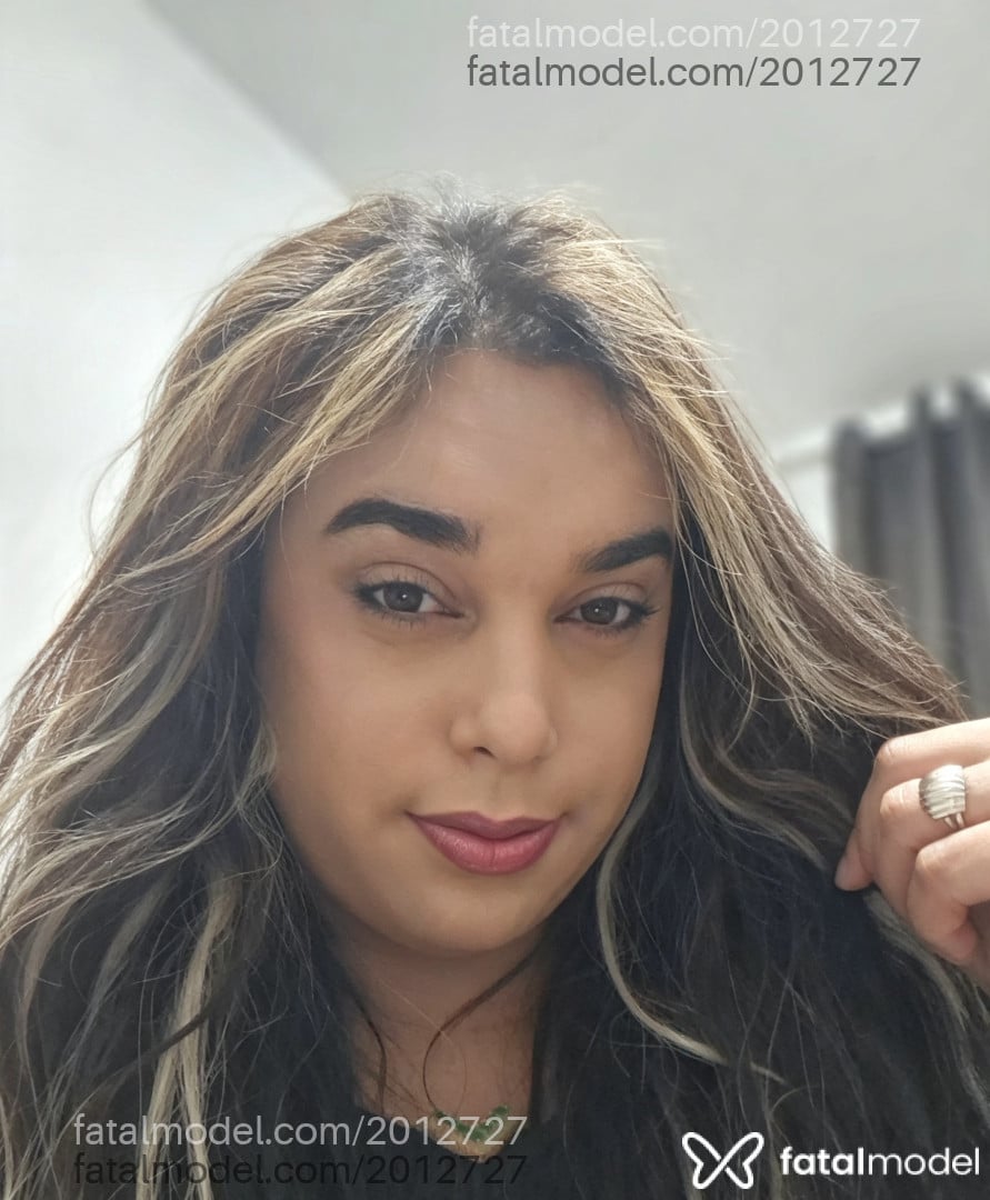 Acompanhante mulher trans morena (o) de olhos castanhos - Bruna