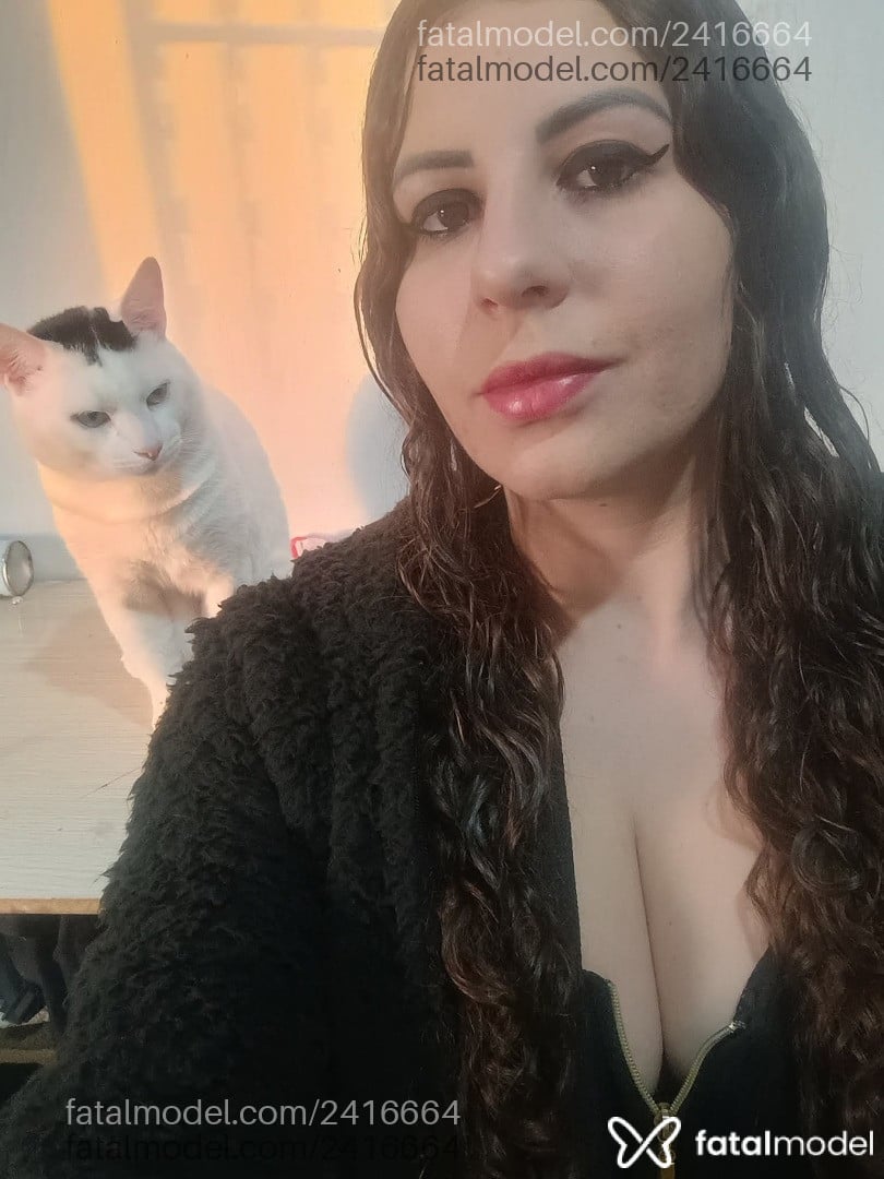 Acompanhante mulher com cabelo castanho de olhos castanhos - Fernanda