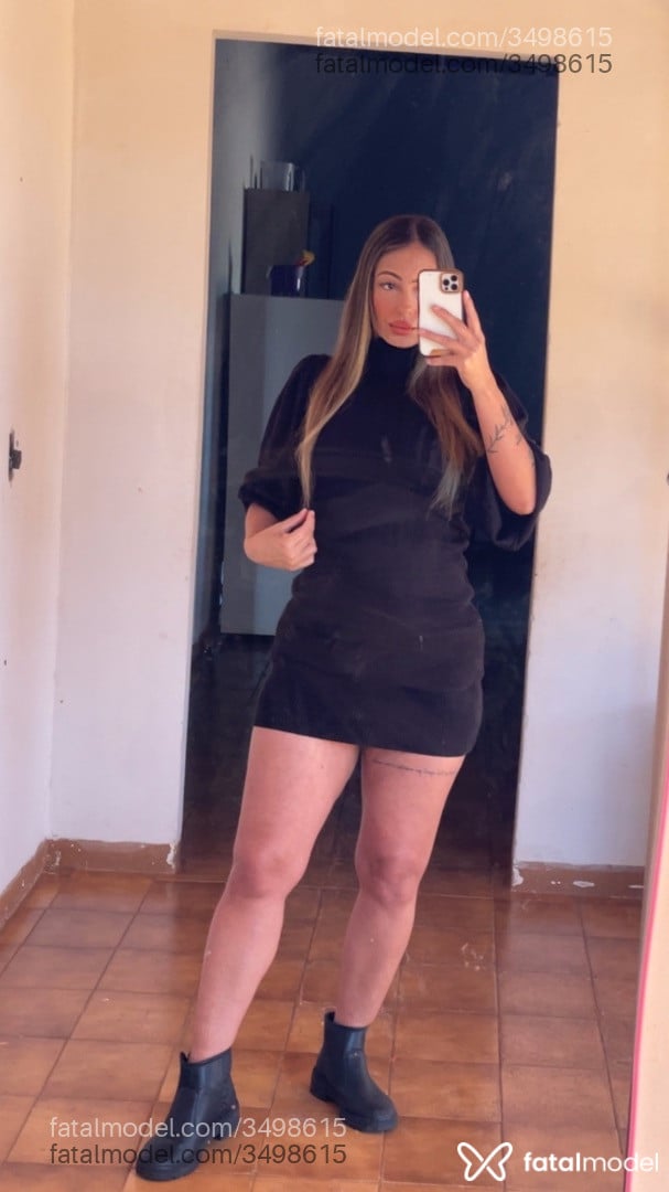 Acompanhante mulher loira (o) de olhos castanhos - Engel