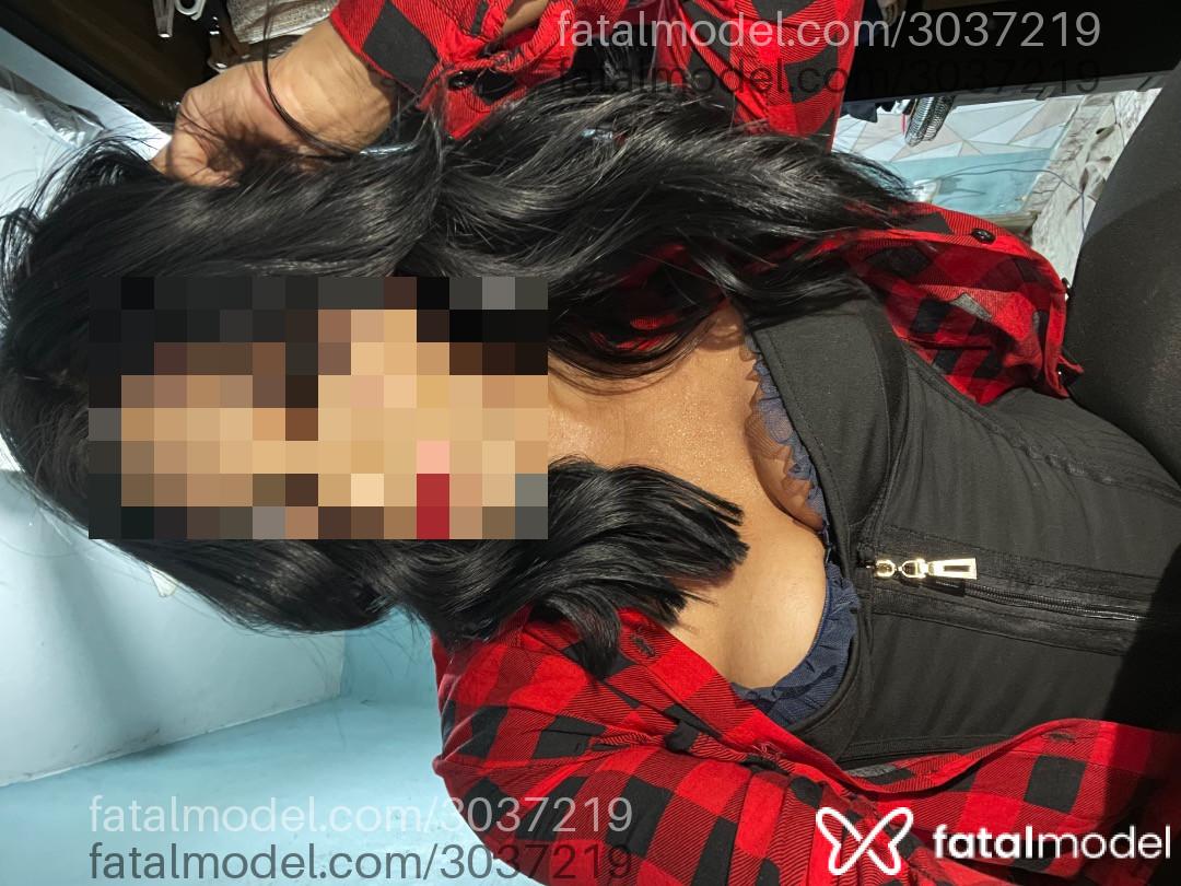 Acompanhante mulher morena (o) de olhos pretos - Bruna Marina