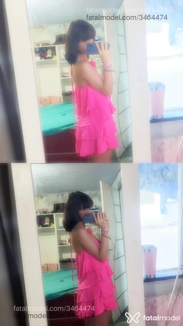 Acompanhante mulher trans com cabelo colorido de olhos castanhos - Lily Sofia