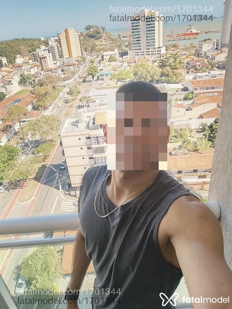 Acompanhante homem morena (o) de olhos castanhos - Brayan Acompanhante homem morena (o) de olhos castanhos - Brayan