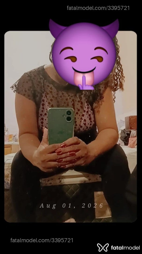 Acompanhante mulher com cabelo castanho de olhos mel - Kemy