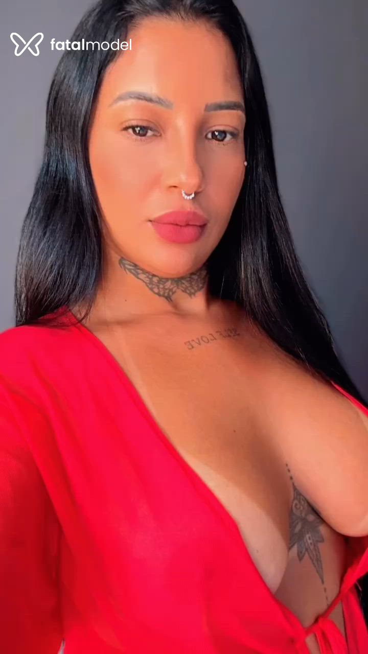 Acompanhante mulher morena (o) de olhos pretos - Eloa