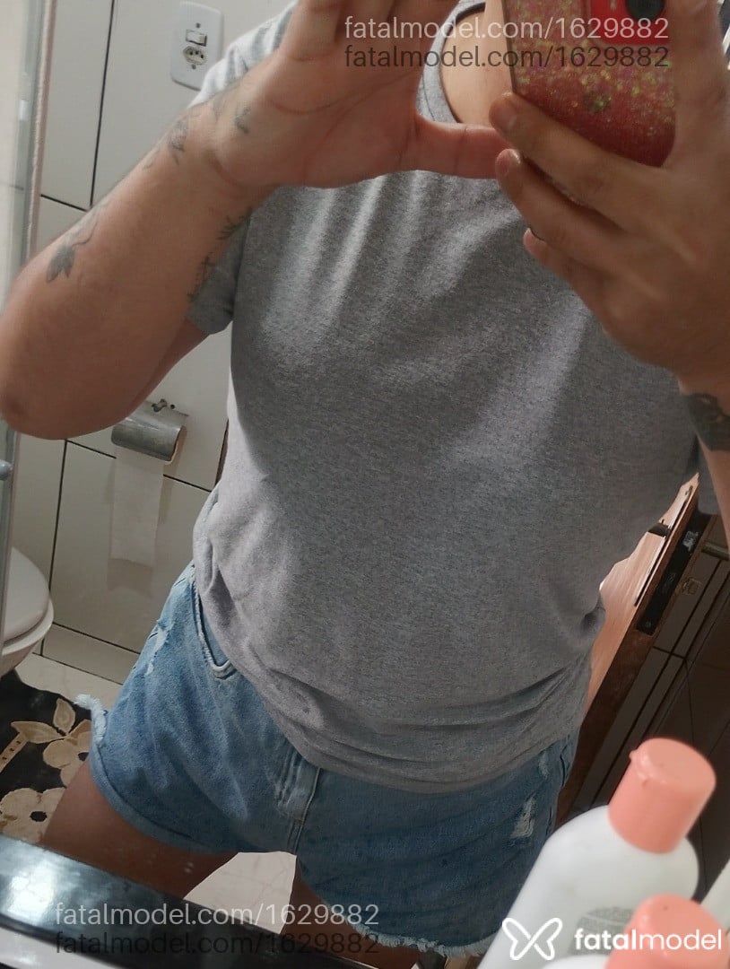 Acompanhante mulher trans morena (o) de olhos castanhos - Larissa Alves