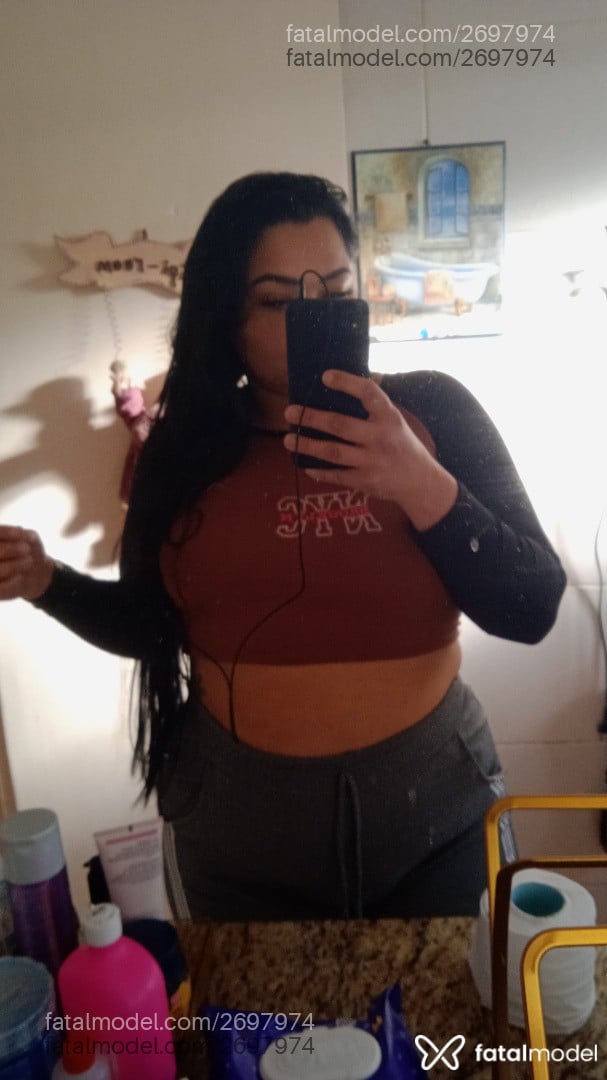 Acompanhante mulher morena (o) de olhos castanhos - Daphne