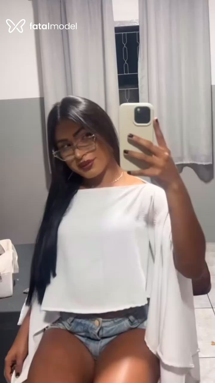 Acompanhante mulher trans morena (o) de olhos castanhos - Luísa Bellíni Acompanhante mulher trans morena (o) de olhos castanhos - Luísa Bellíni