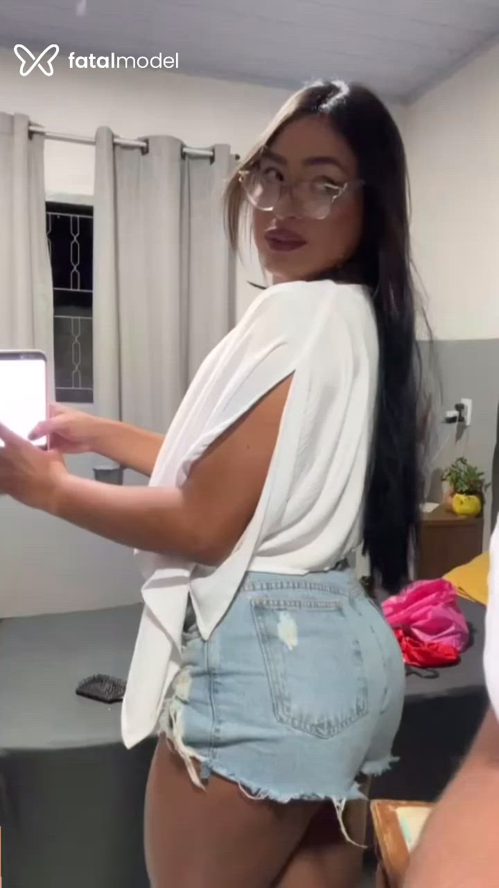 Acompanhante mulher trans morena (o) de olhos castanhos - Luísa Bellíni Acompanhante mulher trans morena (o) de olhos castanhos - Luísa Bellíni