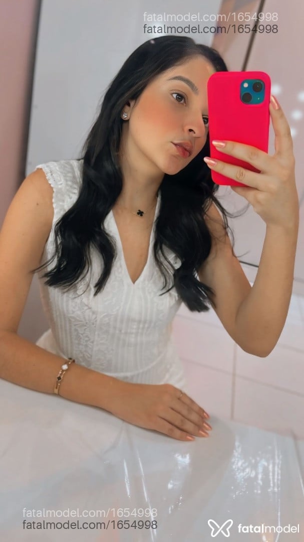 Acompanhante mulher morena (o) de olhos mel - Mirelly Freitas