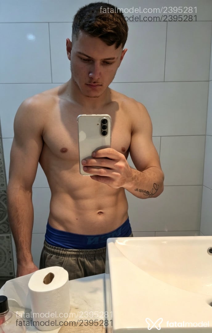 Acompanhante homem loira (o) de olhos verdes - Thiaguinho