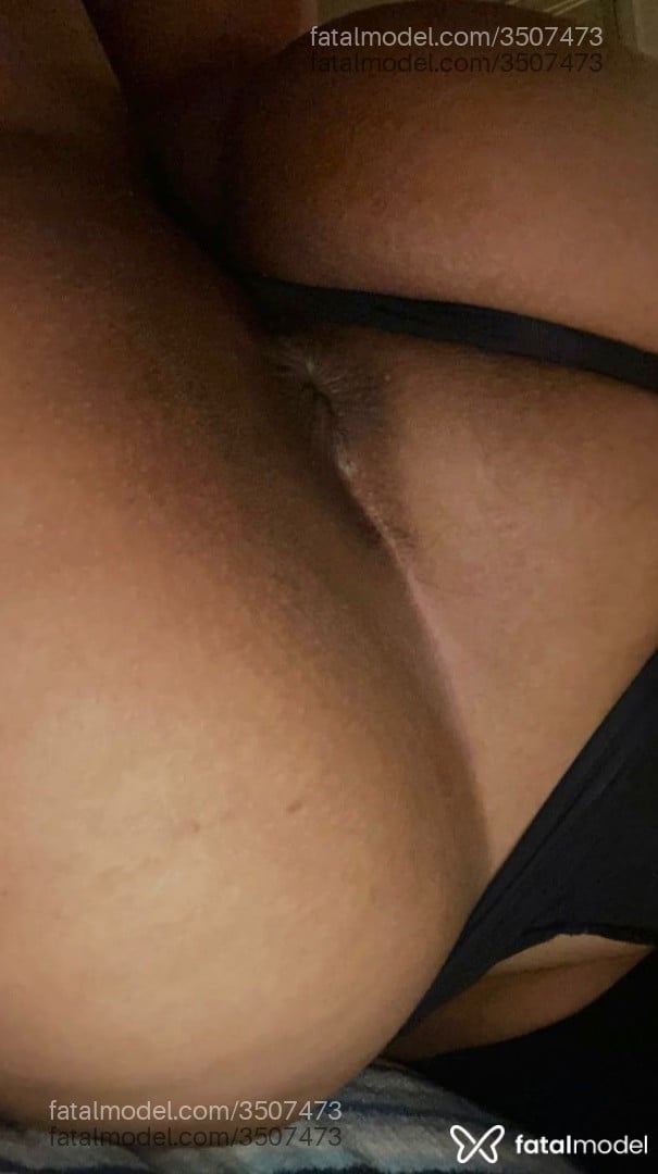 Acompanhante mulher morena (o) de olhos pretos - Jamizzz Acompanhante mulher morena (o) de olhos pretos - Jamizzz