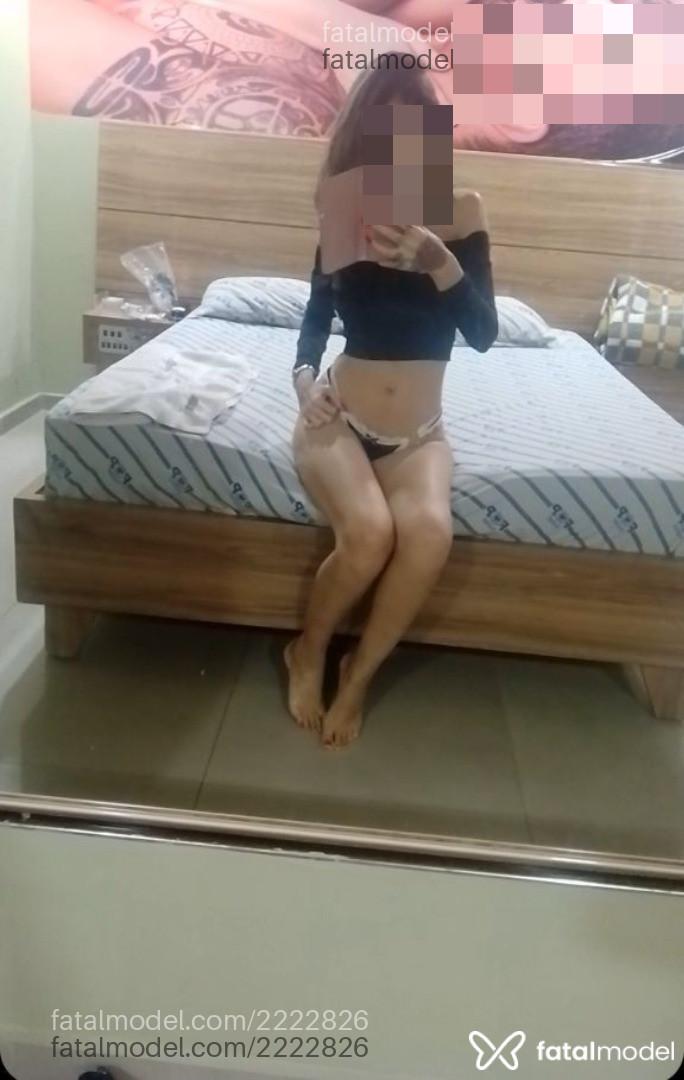 Acompanhante mulher com cabelo castanho de olhos castanhos - Lekabb